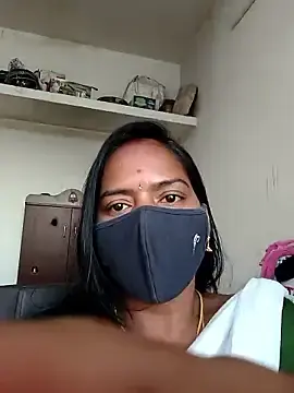 Stripchat Nude Webcam of Tamil_Sangeetha