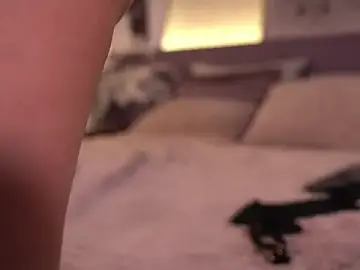 Stripchat Free Porn Cam of ElleDiane