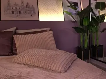 Stripchat Free Porn Cam of ElleDiane