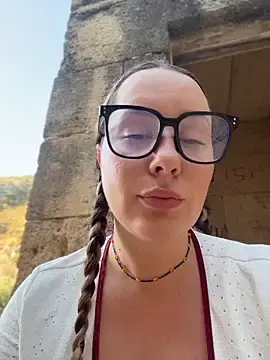 Stripchat Free Live Porn of Mona_Plus