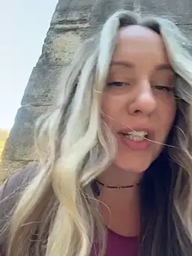 Stripchat Best Webcam of Mona_Plus