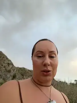 Stripchat Adult Webcam of Mona_Plus