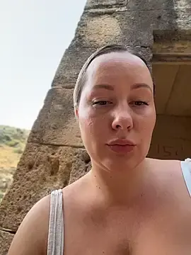 Stripchat Best Webcam of Mona_Plus