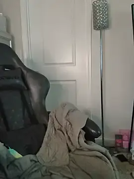 Stripchat Live Sex Cam of butterflybootyy