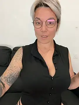 Stripchat Live Sex of marinella07