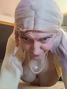 Stripchat Live Sex Cam of sissytrapdolly24