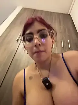 Stripchat Free Porn Cam of MartinaSooler