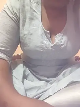 Stripchat Adult Video Chat of Tamilpriya757