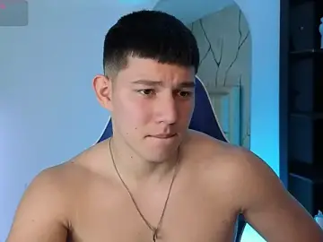 Stripchat Live Sex Cam of JamesCr_