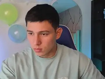 Stripchat Free Live Porn of JamesCr_
