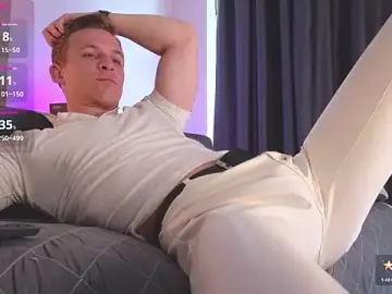 Stripchat Best Webcam of S3Xyes