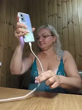 Stripchat Live Sex Cam of White-Chocolatte