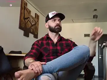 Stripchat Sex Cam of GipsyKingRo