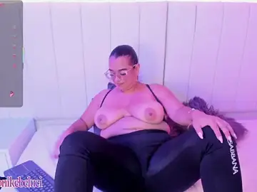 Stripchat Adult Webcam of MHONIKBELUCCI
