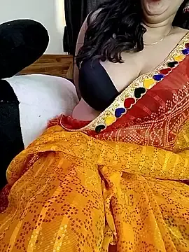 Stripchat Sex Cam of kaamuk_shweta