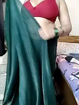Stripchat Sex Cam of kaamuk_shweta