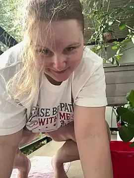 Stripchat Watch Live Sex Cams of GingerSnap33
