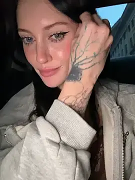 Stripchat Live Sex Cam of Melissa_crazy