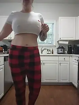 Stripchat Adult Video Chat of HollyTattoo