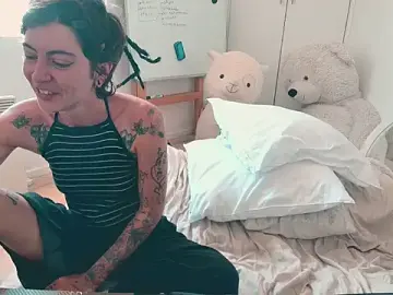 Stripchat Best live sex cam show of CeriseLapine
