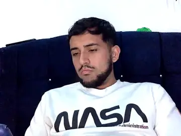 Stripchat Free Live Porn of derek_smiith
