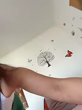 Stripchat Live Sex Cam of Hotmomcheckk_