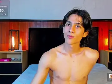 Stripchat Adult Webcam of Cheys_Mast