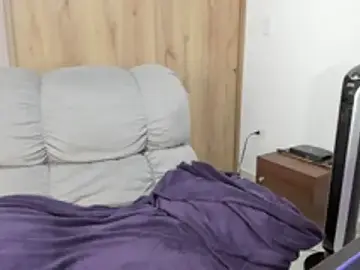 Stripchat Sex Cam of xspecialoomx