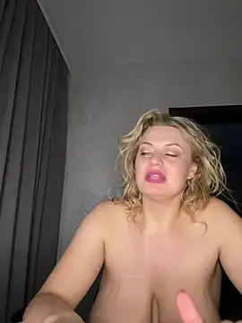 Stripchat Best live sex cam show of Evellyn