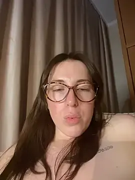 Stripchat Sex Chat of MommmyYummy