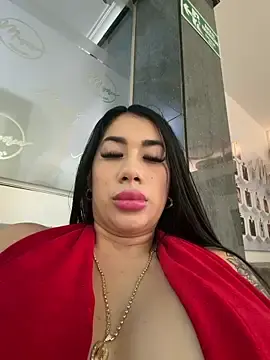 Stripchat Sex Cam of kiim_taaylor