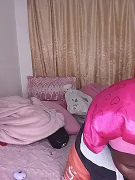 Stripchat Live Sex of BlackPearl_19