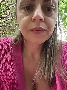 Stripchat Watch Live Sex Cams of ladywithbigass