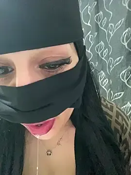 Stripchat Live Sex Cam of mari_layali