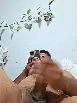 Stripchat Sex Cam of UsaGuy76
