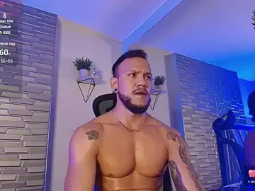 Stripchat Sex Chat of ARON_TAYLER01