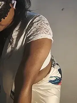 Stripchat Live Sex Cam of DIRTYSECRET_QUEEN_07