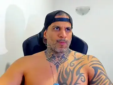Stripchat Watch Live Sex Cams of JoshRigby