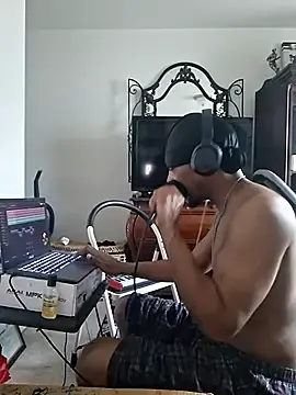Stripchat Sex Cam of bigboytoy912