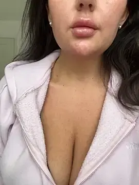 Stripchat Free Porn Cam of magical_mia