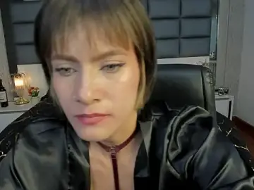 Stripchat Watch Live Sex Cams of Mrs_Regina_clk