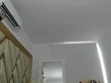 Stripchat Free Porn Cam of briana_wonder69xxx