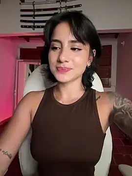 Stripchat Live Sex Cam of Ale_Lewis