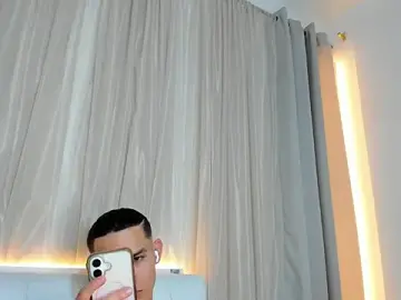 Stripchat Sex Cam of Litzy1_