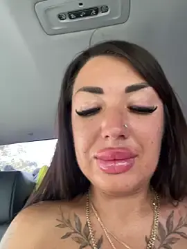 Stripchat Sex Cam of RuslanaXX