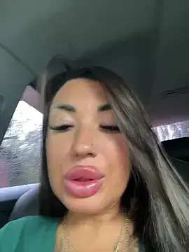 Stripchat Sex Cam of RuslanaXX