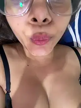 Stripchat Sex Cam of Queen_sofiyaa