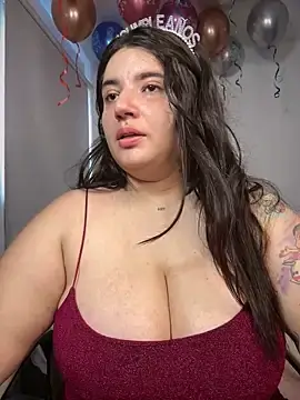 Stripchat Sex Cam of horny_roomiess