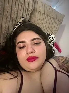 Stripchat Nude Webcam of horny_roomiess