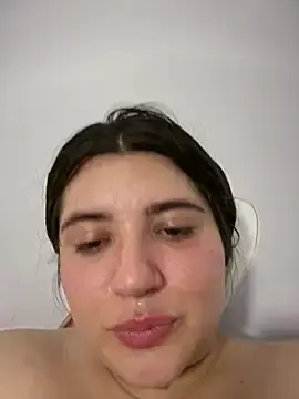 Stripchat Nude Webcam of horny_roomiess